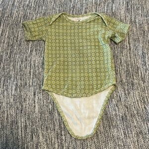 Kate Quinn Onesie Size 12-18 month